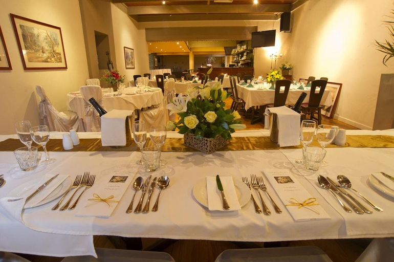 Food & Drinks 5, Alzburg Resort, Mansfield