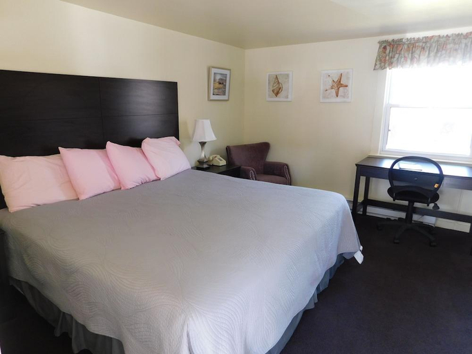 Bedroom 3, Blue Spruce, Plymouth