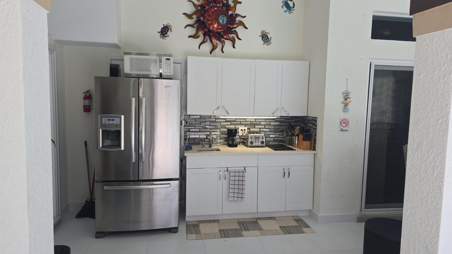 Others 5, 2 Private Cabanas with a private Pool and outdoor kitchen, Lee