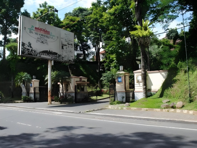Exterior & Views 1, Bumi Ciherang Hotel, Bogor