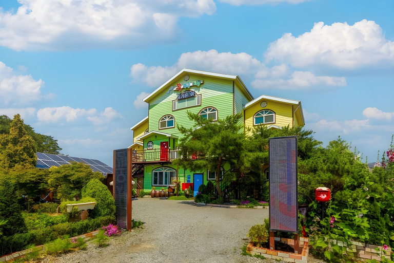 Others 5, Taean Rainbow Pension, Taean