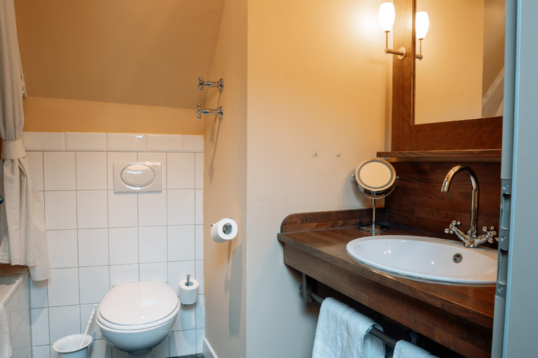 Bathroom 4, Friedrich von Schiller Hotel, Ludwigsburg