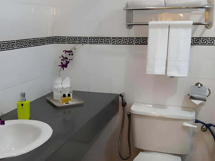 Bathroom 4, Shah's Beach Resort Malacca, Malacca City