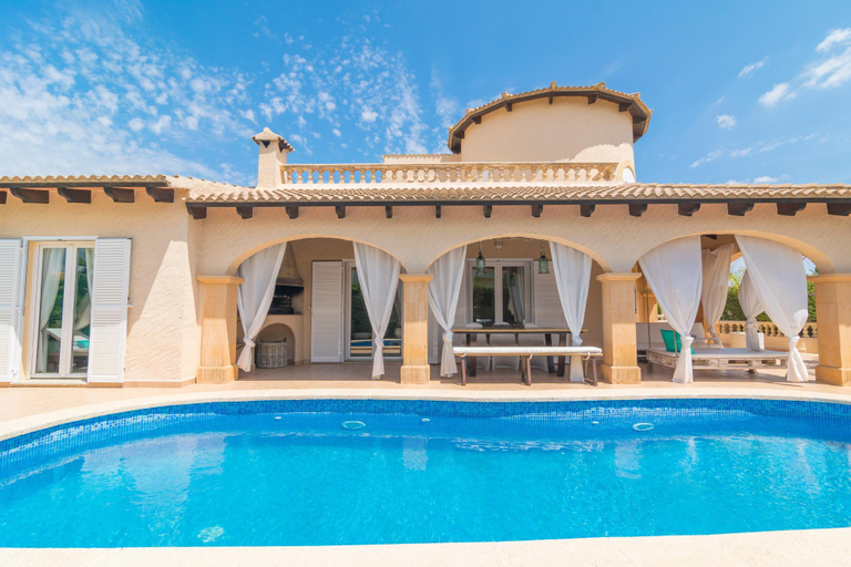 Sport & Beauty 2, CASA BEL, Baleares