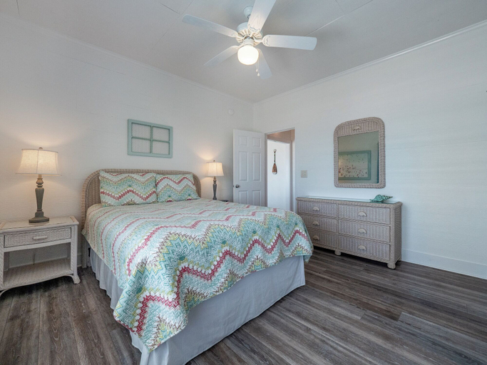 Bedroom 3, Green Dolphin by Topsail Realty, Pender