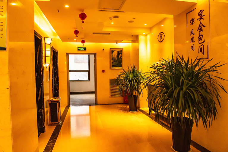 Others 4, Fenghuangge Hotel, Ngawa Tibetan and Qiang