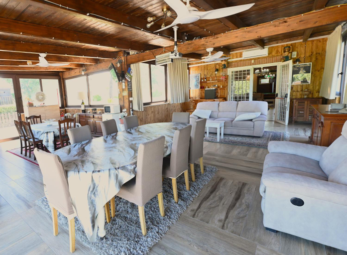 Shared lounge/TV area 3, Maiano Relais, Caserta