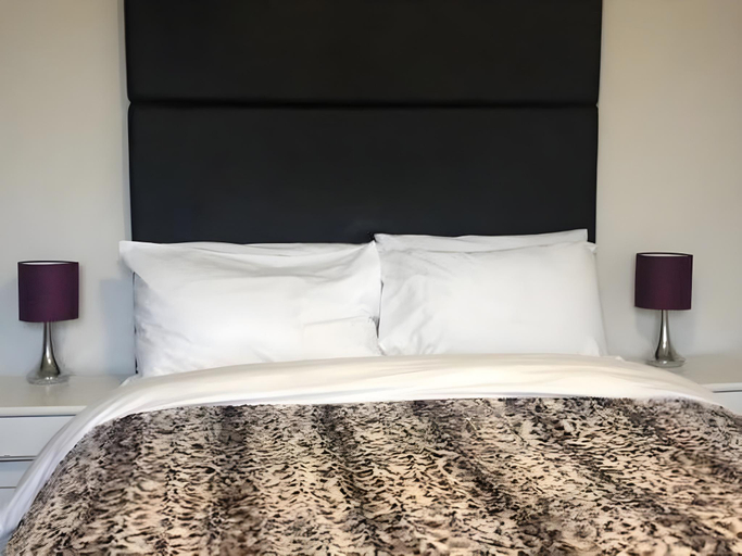 Bedroom, Pink Pavilion, Brighton and Hove