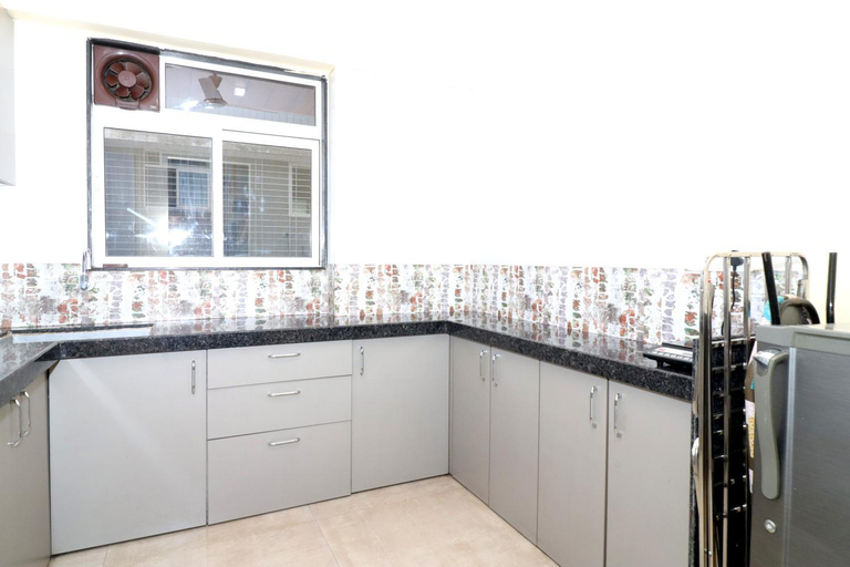 Others 5, Pinakii Comfort Stay, Vile Parle – Near Airport, Mumbai Suburban