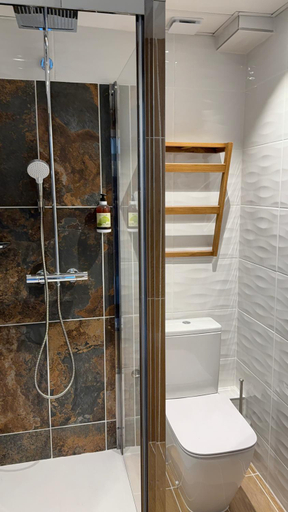 Bathroom 3, Les Palmiers, Var