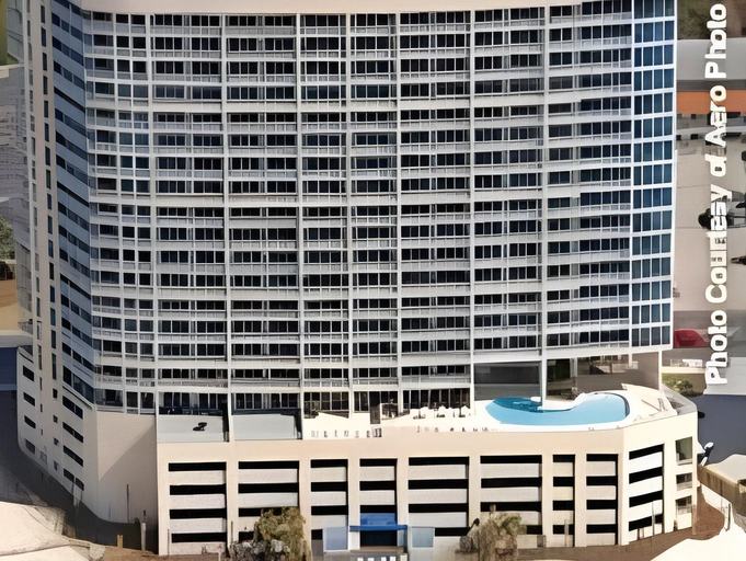 Exterior view 4, Palazzo 1401, Bay