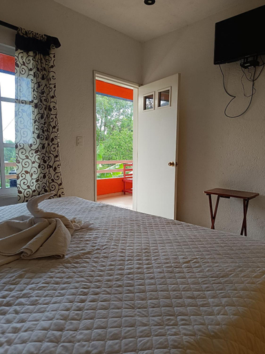 Bedroom 2, Los Robles, Tepoztlán
