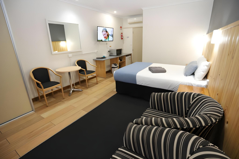 Bedroom 3, Sleepy Hill Motor Inn, Port Stephens