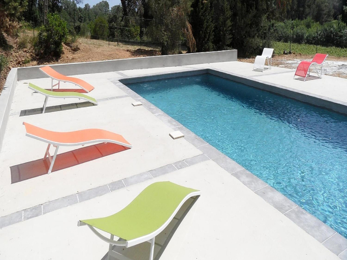 Sport & Beauty 5, Flat with pool in the heart of vineyards, Hérault