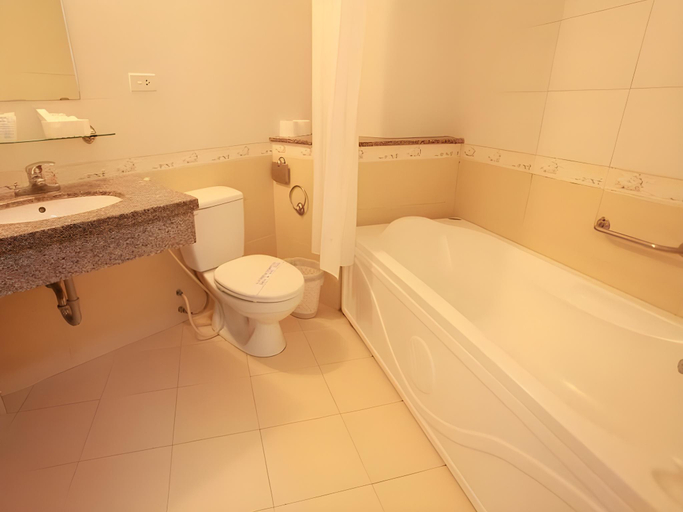 Bathroom 4, Hanoi Luxury Hotel, Hoàn Kiếm
