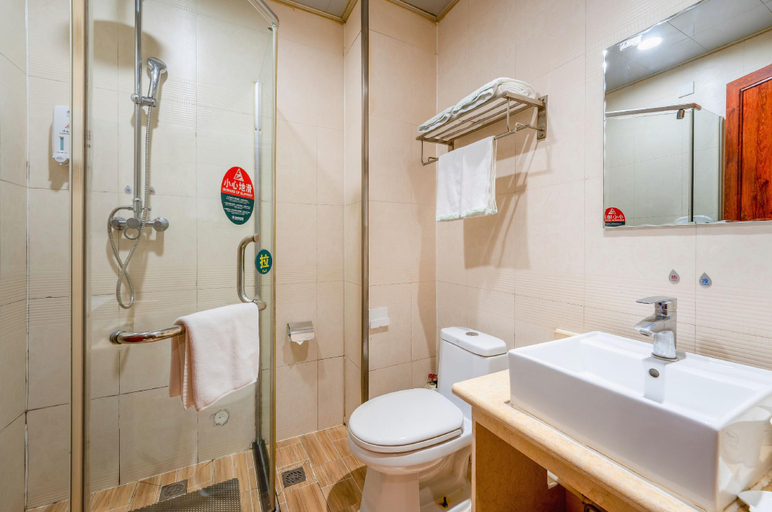 Bathroom 3, GreenTree Inn Jining Yutai Bus Terminal Express Hotel, Jining