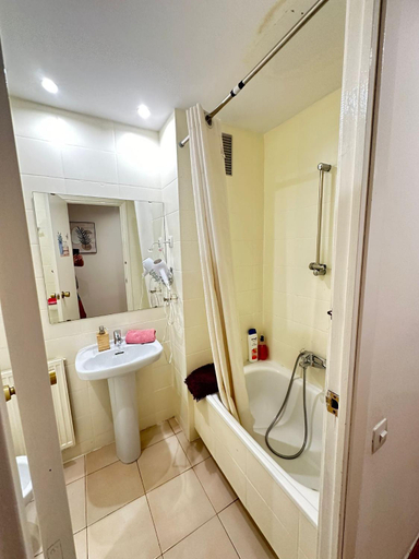 Bathroom 2, Habitaciones en la calle Paris, Barcelona