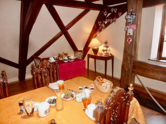 Food & Drinks 5, ADRIHOF a Riquewihr, Cour de l'Abbaye d'Autrey, Haut-Rhin
