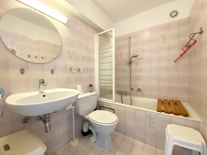 Bathroom 3, Apartment in Nieuwpoort by the Beach, West-Vlaanderen
