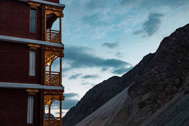Others 5, Hotel The Kaiser Palace, Kargil