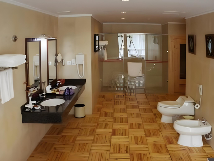 Bathroom, Shangri-La Paradise Hotel, Dêqên Tibetan