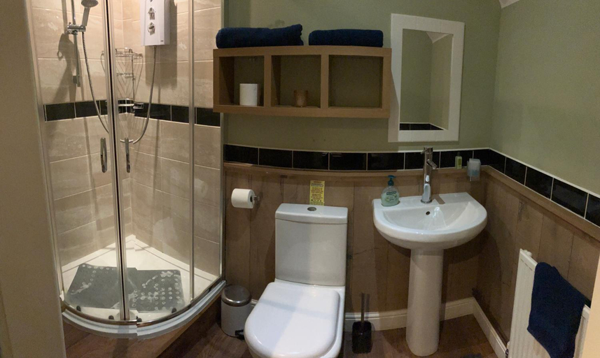 Bathroom 3, Kings Arms Inn, Somerset