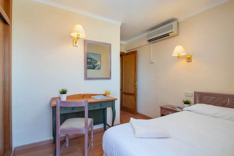 Others 5, Apartamentos Carlos V, Baleares