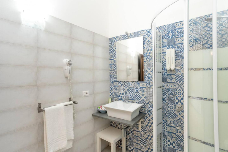 Bathroom 2, Vittoria Luxury Suite, Napoli