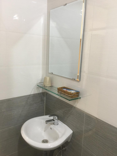 Bathroom 2, Thien Cac 2 Hotel, Qui Nhơn