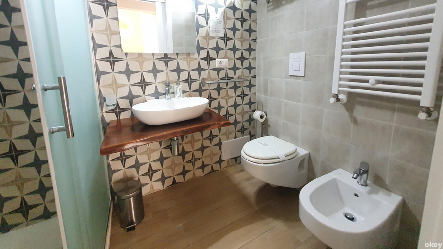 Shower 5, Central Station Apartments - Bari Centro, Bari