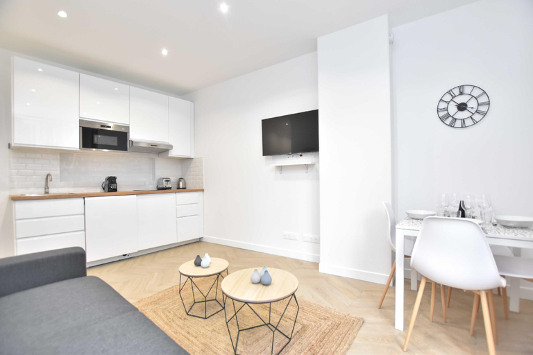 Others 3, Magnificent apartment - 1BR/4P - Ste Marguerite, Paris