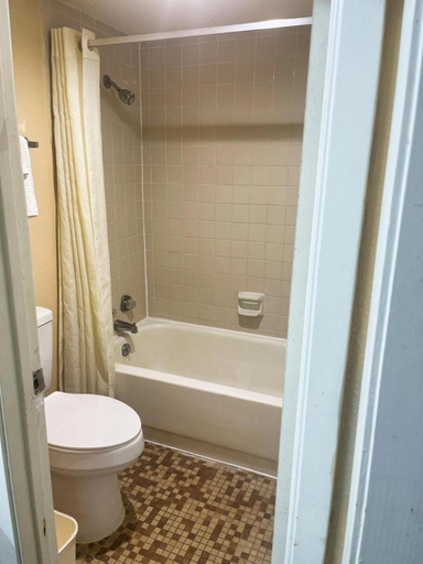 Bathroom 3, Executive Inn Laurel, Jones
