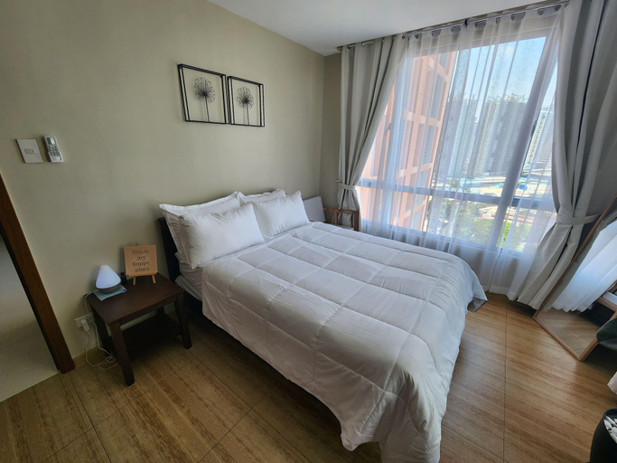 Bedroom 4, Panoramic Skyline Views Cozy Vibes Near It All, Mandaluyong