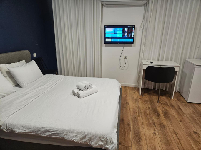 Bedroom 2, GODSON TALPIOT