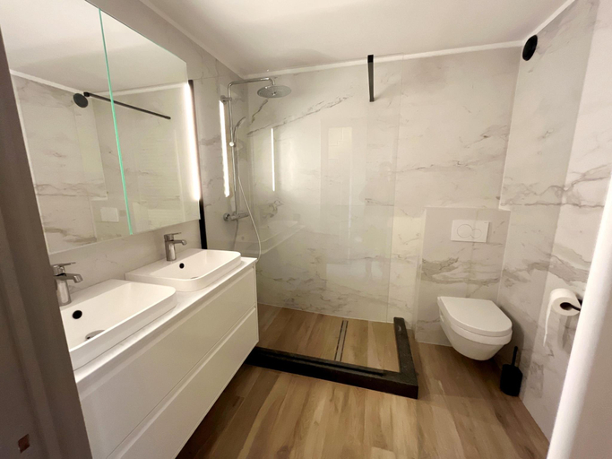 Bathroom 3, Apartment in Nieuwpoort near the Beach, West-Vlaanderen