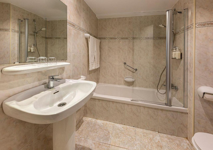 Bathroom 4, Medplaya Hotel Balmoral, Málaga