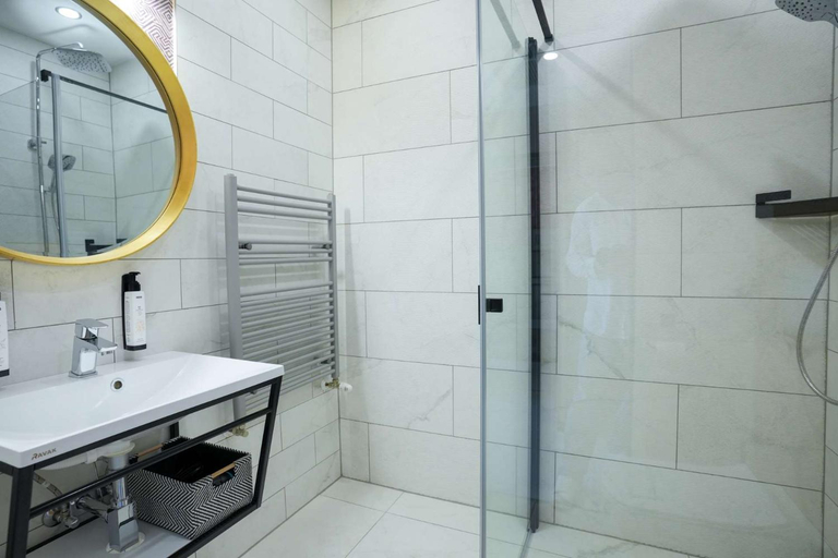 Bathroom 4, ChaChaCha House Vendeghaz, Eger