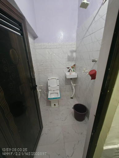 Bathroom, Aastha Krishna Homestay , Mathura