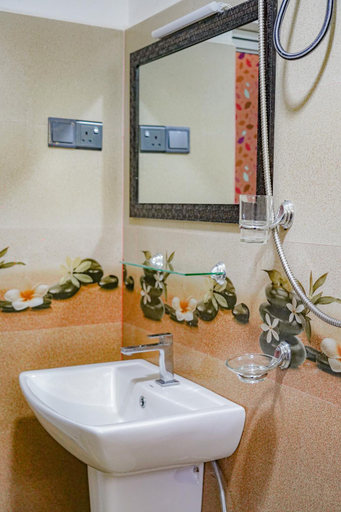 Bathroom 2, Opera house hiriketiya , Dickwella