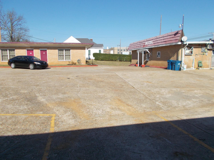 Others 5, Hillside Motel, Claiborne