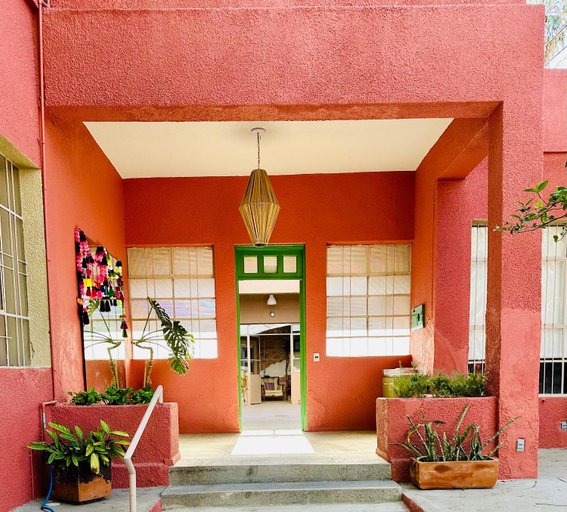 Entrance, Casa Artemisa hostal, Guadalajara