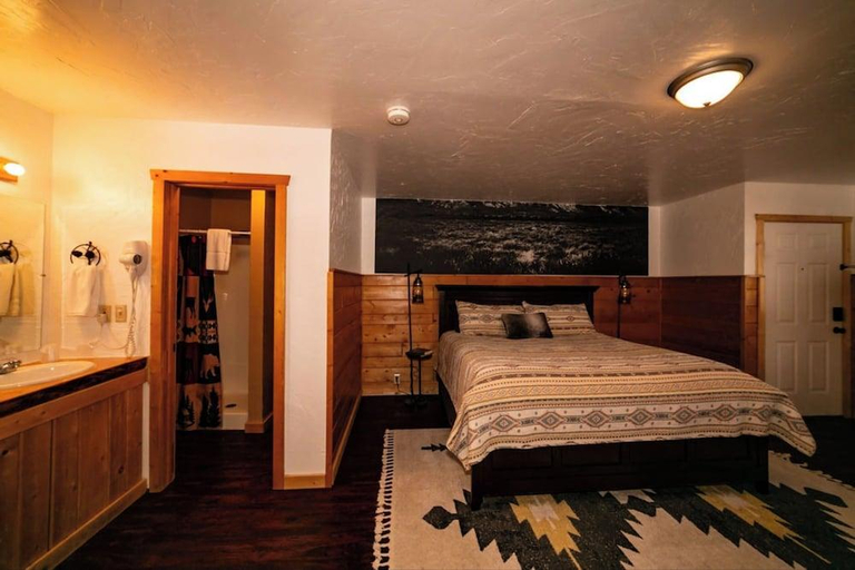 Bedroom 2, The Amoretti Hotel, Fremont