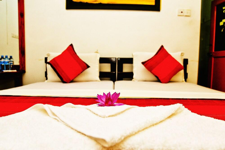 Bedroom 3, Thilaka City Hotel, N. Palatha East