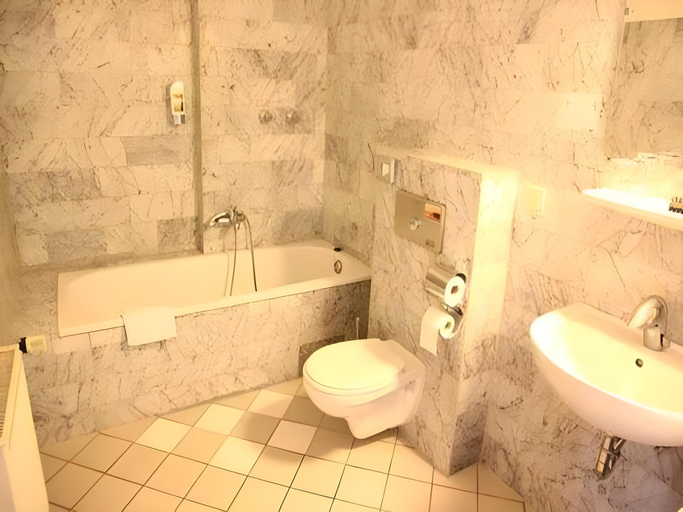 Bathroom, East Side Hotel, Berlin