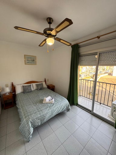 Bedroom 2, Hotel El Pescador, Girona