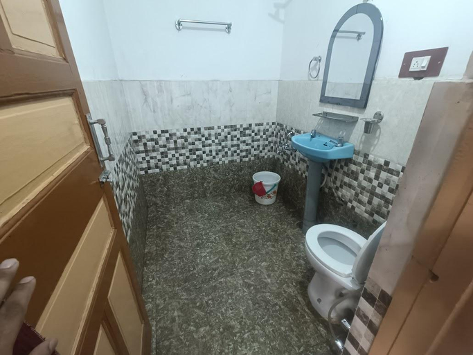 Bathroom, Shamus Javed H S, Srinagar