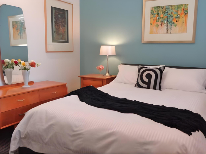 Bedroom, The Gallery Accommodation McCrae, Melbourne