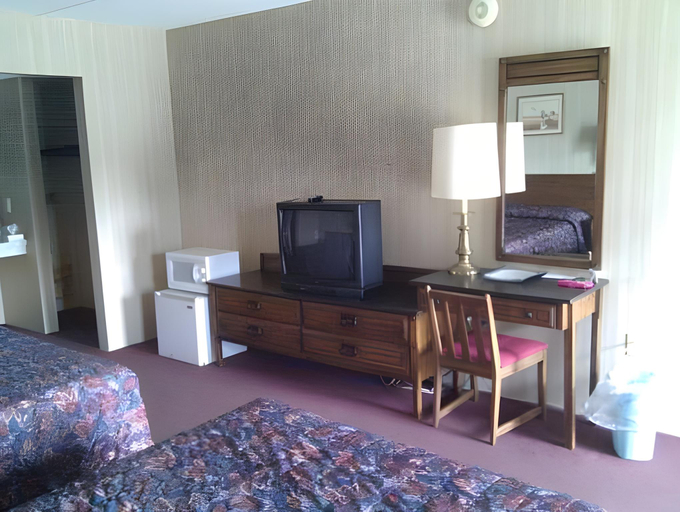 Bedroom, Colonnade Inn, Caledonia