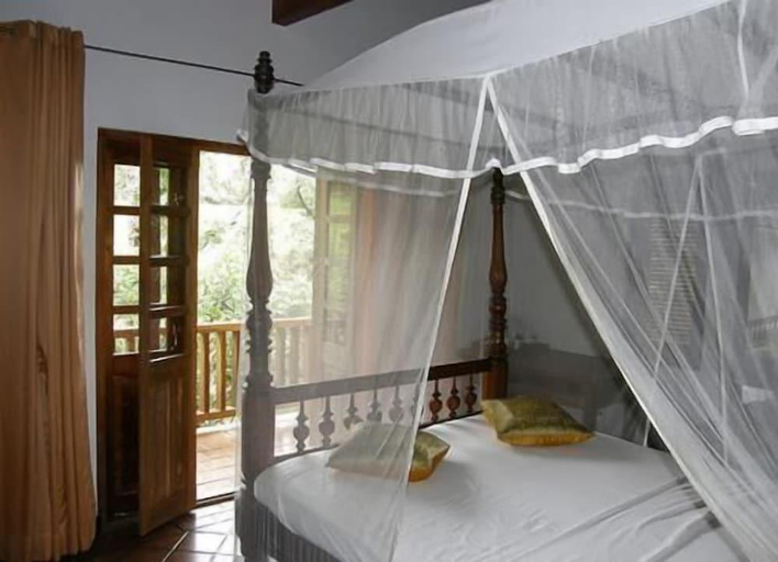 Bedroom 3, Landa Holiday Houses, Imbulpe