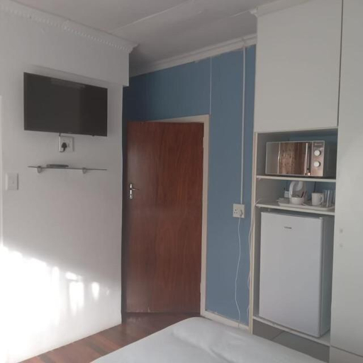 Others 2, 5 on Crossways Guesthouse, Buffalo City